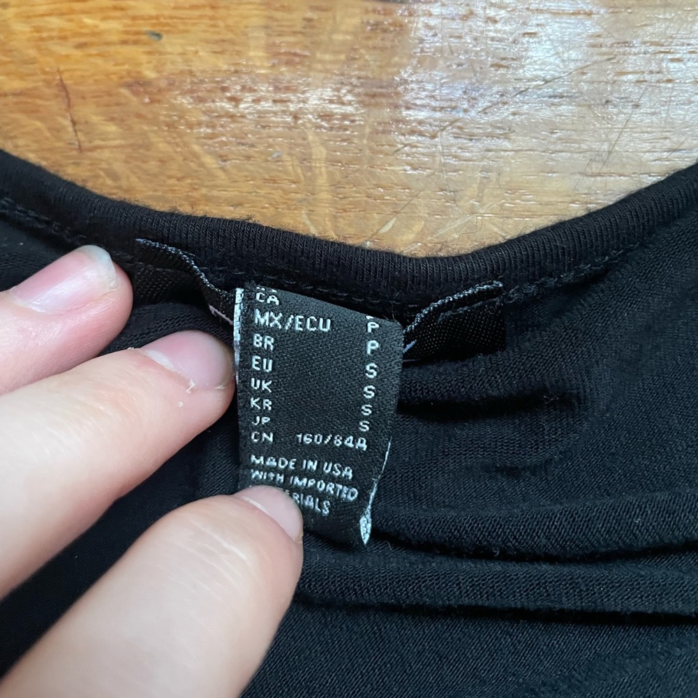Black Wrap Top Sz S - Picture 3 of 3